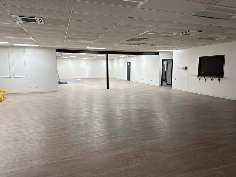 More Photos Of 206 E Casino Rd, Everett Medical For Lease