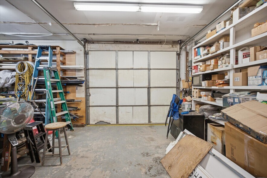 More Photos Of 419 N Country Rd, Saint James Office For Lease