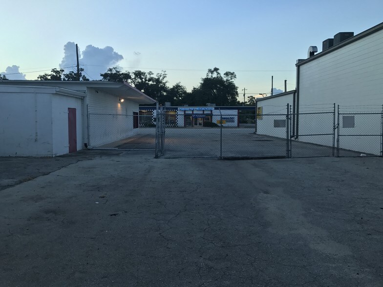 More Photos Of 909 W International Speedway Blvd, Daytona Beach Freestanding For Sale