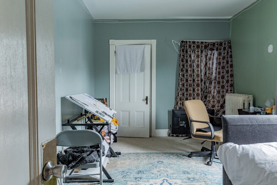 More Photos Of 1530 Congress St, Portland Multifamily For Sale