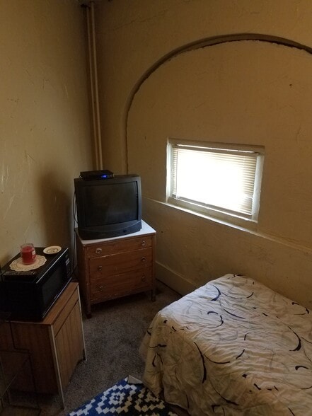 More Photos Of 576 E 152nd St, Cleveland Apartments For Sale