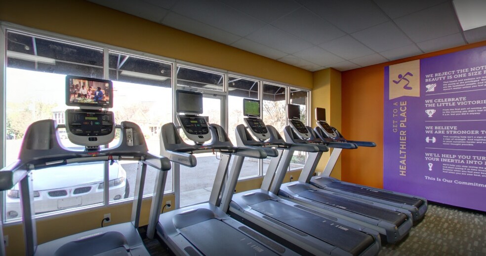 More Photos Of 203 E Military Rd, Marion Storefront Retail Office For Sale