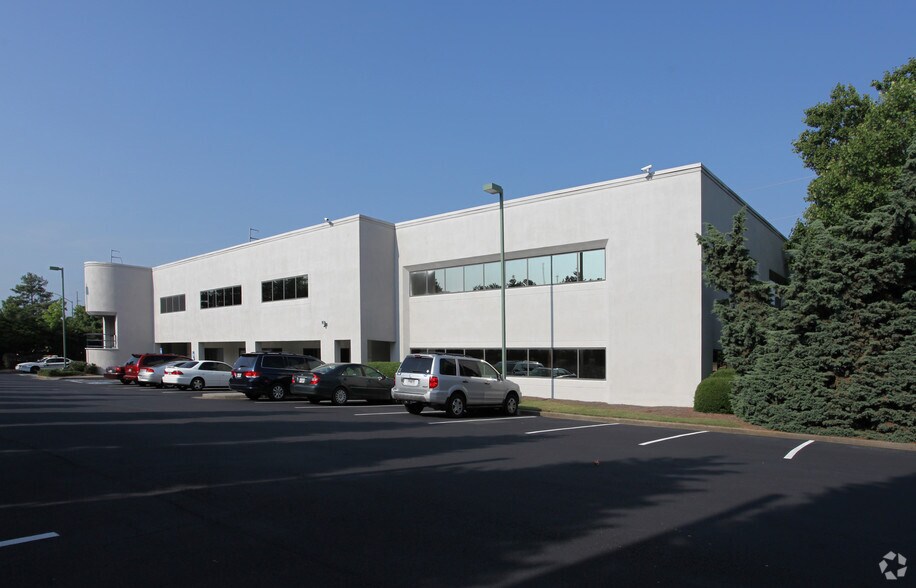 Primary Photo Of 5855 Jimmy Carter Blvd, Norcross Medical For Lease