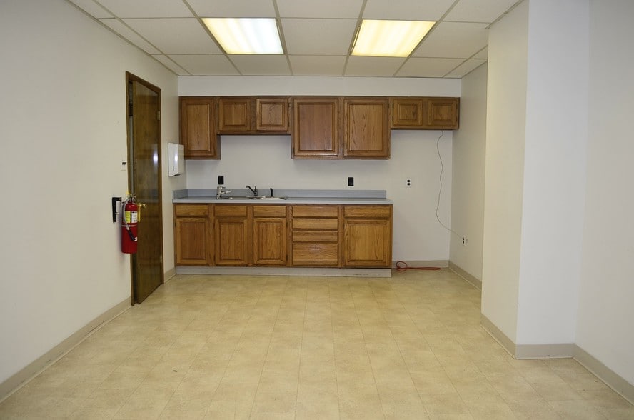 More Photos Of 820 S White Horse Pike, Hammonton Medical For Lease