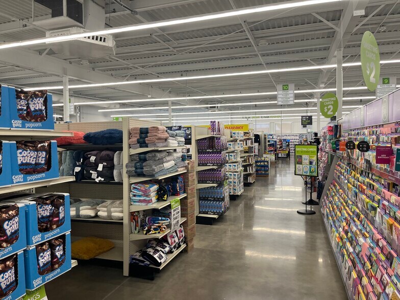 More Photos Of 122 N Main St, Monticello General Retail For Sale