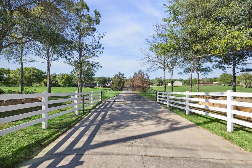 More Photos Of 2904 Red Bluff Rd, Seabrook Land For Sale