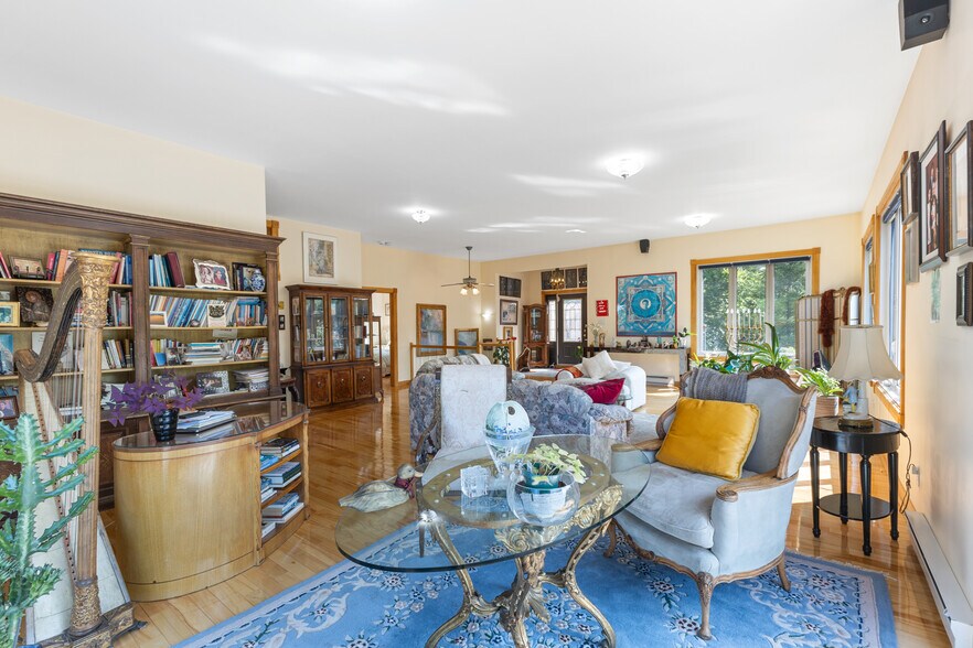 More Photos Of 57 Rue Allan, Brownsburg-chatham Apartments For Sale