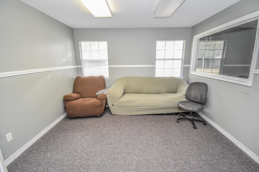 More Photos Of 511 N Northeast Loop 323, Tyler Office Residential For Lease