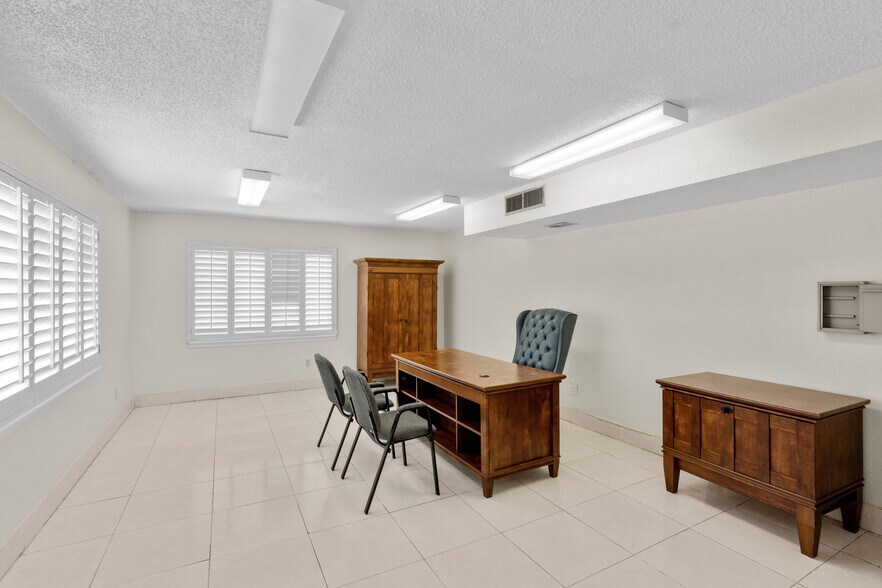 More Photos Of , El Paso Office For Sale