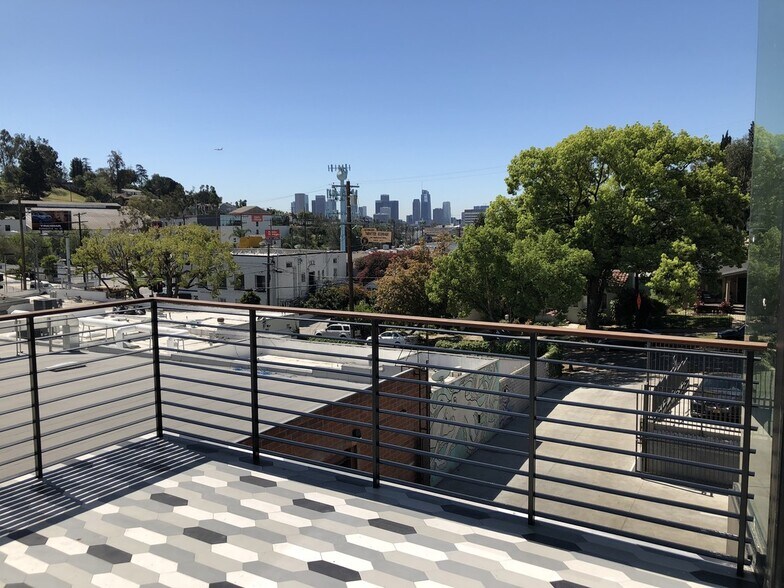 More Photos Of 2219 Aaron St, Los Angeles Loft Creative Space For Lease
