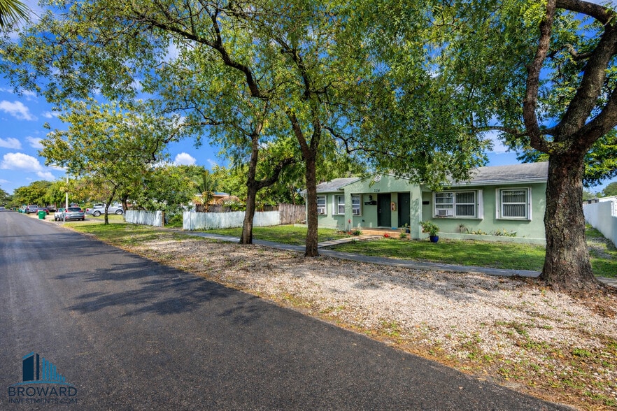 More Photos Of 224 SW 15th St, Dania Beach Apartments For Sale