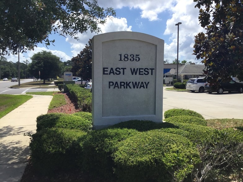 More Photos Of 1835 Eastwest Pky, Fleming Island Medical For Sale