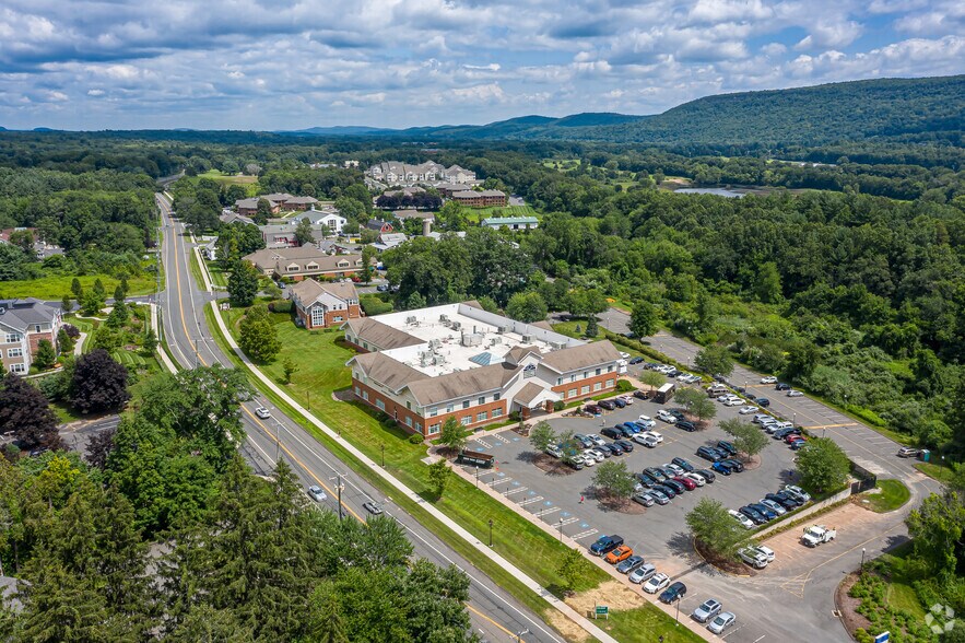 More Photos Of 100 Simsbury Rd, Avon Medical For Lease