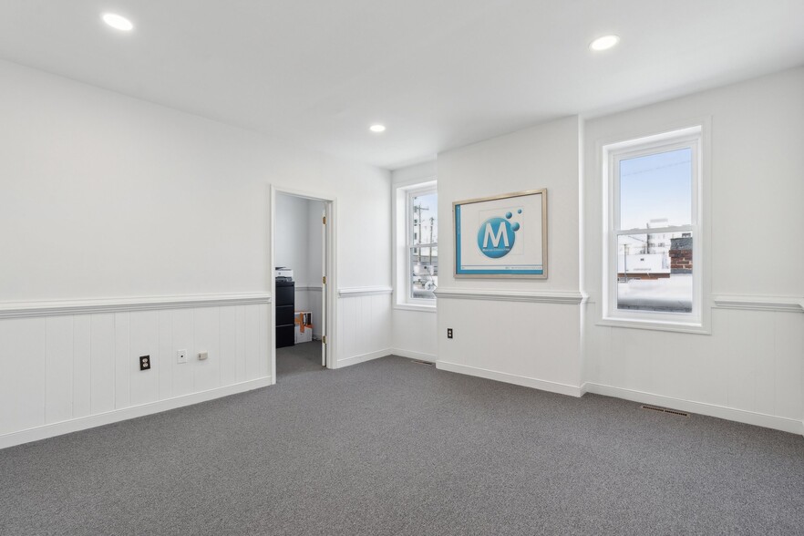 More Photos Of 2939 W Marshall St, Richmond Office For Sale