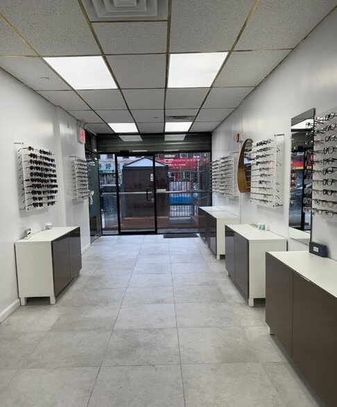 More Photos Of 83-02 Broadway, Elmhurst Storefront Retail Office For Lease