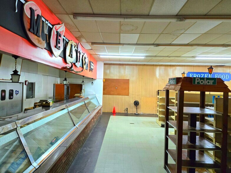 More Photos Of 24 W Main St, Mohawk Convenience Store For Sale
