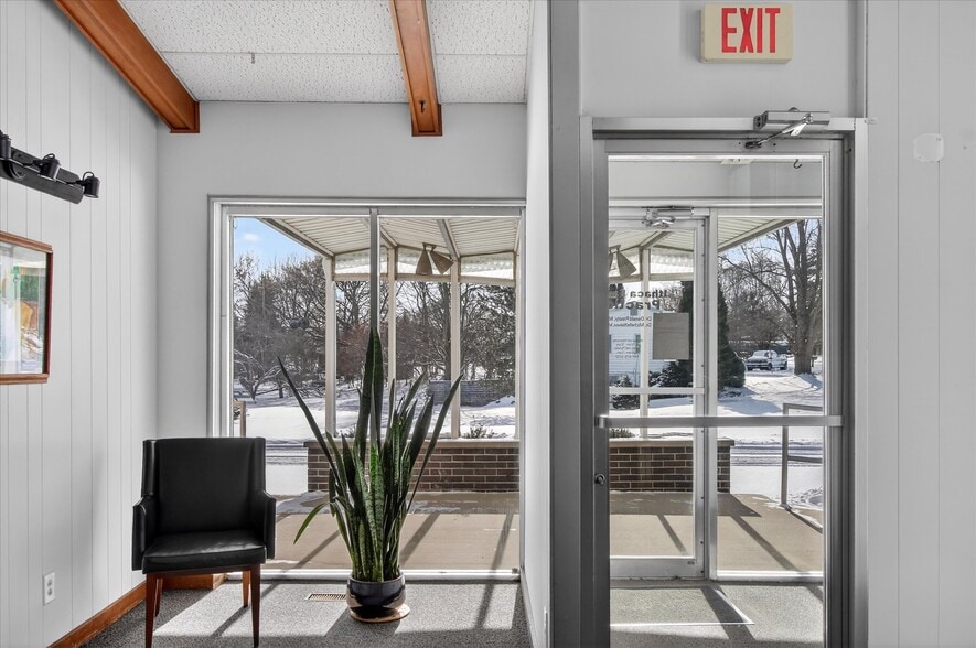 More Photos Of 820 N Pine River St, Ithaca Healthcare For Sale