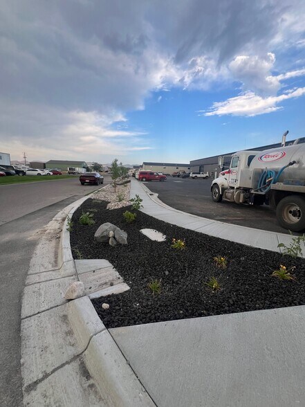 More Photos Of 231 Tailwind Cir, Chubbuck Industrial For Lease