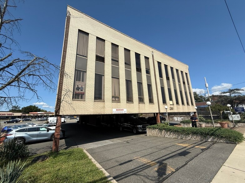 More Photos Of 2280 Grand Ave, Baldwin Medical For Lease