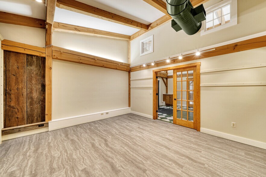 More Photos Of 207-209 Main St, New London Freestanding For Sale