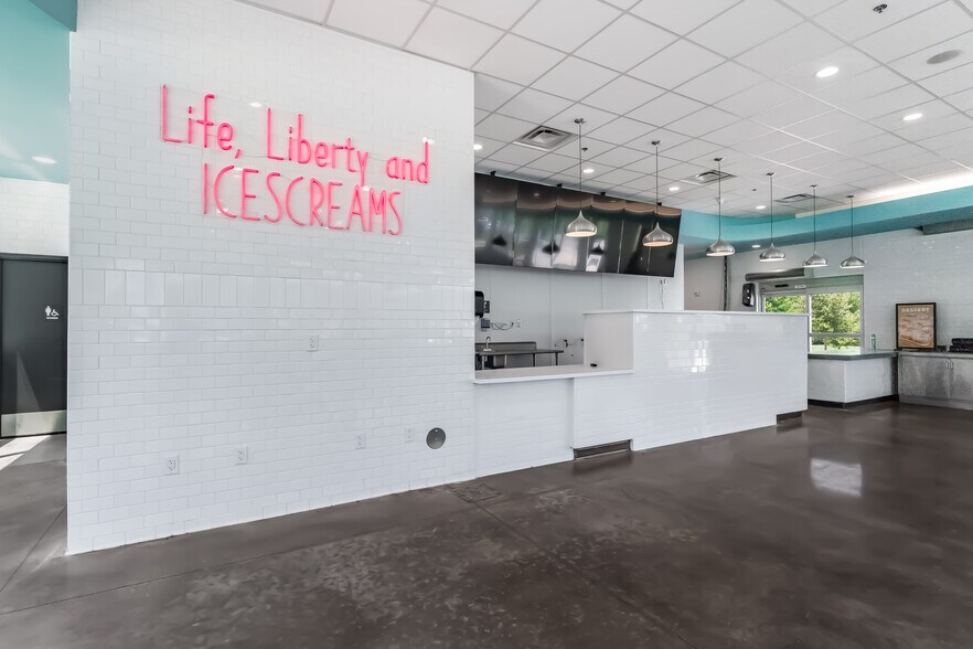 More Photos Of 4280 W Martin Luther King Blvd, Fayetteville Restaurant For Sale