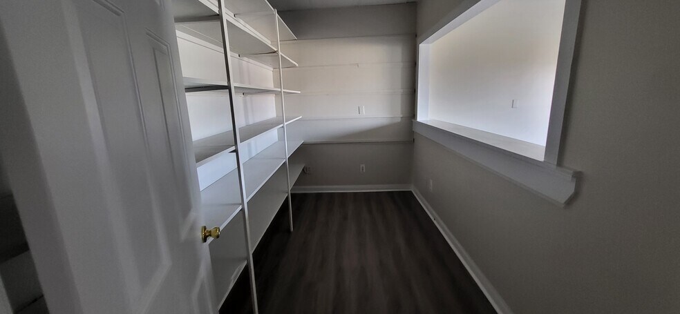 More Photos Of 2300 N Pine St, Lumberton Office For Lease