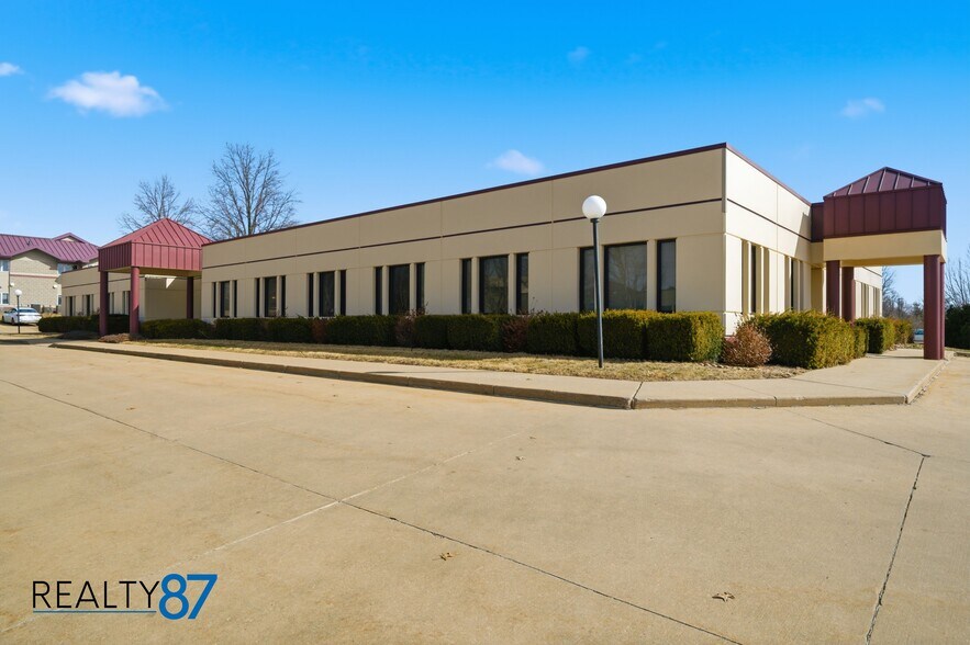 More Photos Of 3100 E Ave NW, Cedar Rapids Office For Lease