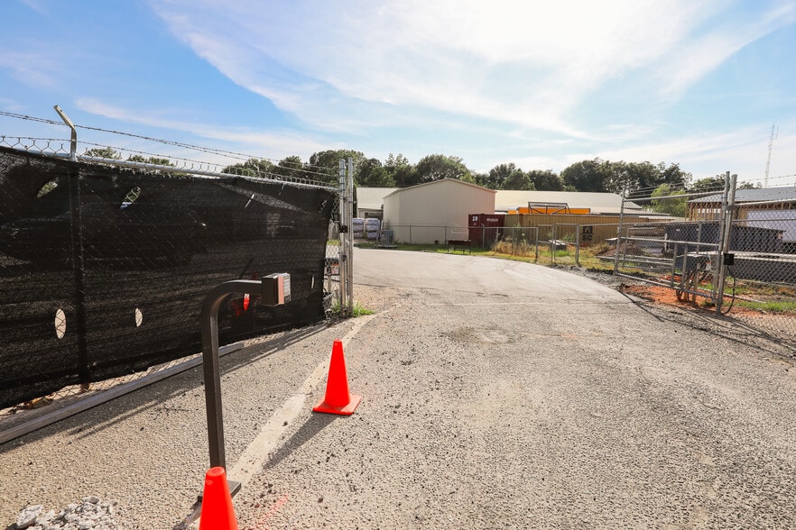 More Photos Of 5 Haynie St, Newnan Warehouse For Lease