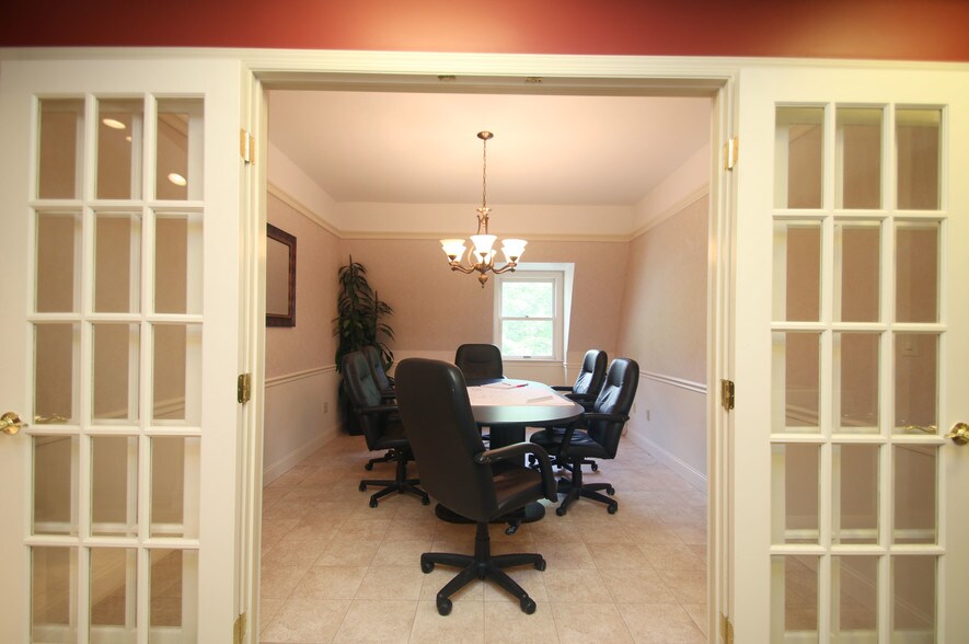 More Photos Of 3 Springside Ave, Danbury Loft Creative Space For Sale