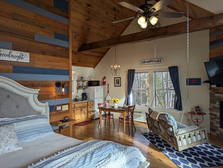 More Photos Of 70 Dogwood Rdg, Eureka Springs Hotel For Sale