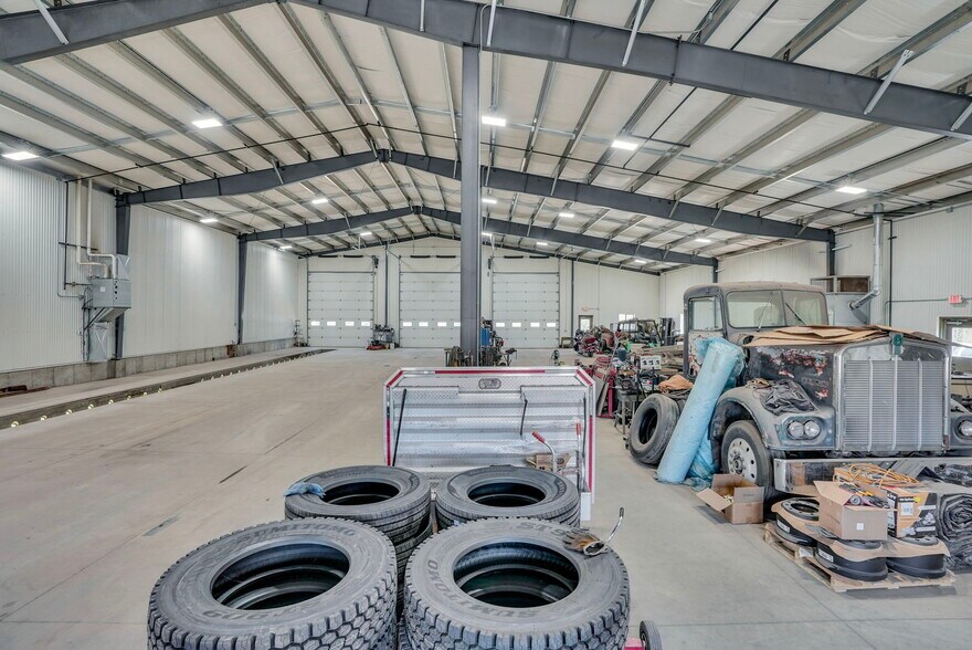 More Photos Of 6851 W Gerwoude Dr, Mc Bain Warehouse For Sale