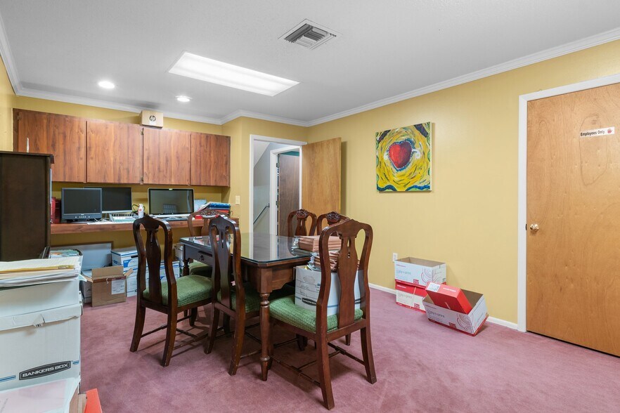 More Photos Of 14309 Old Dixie Hwy, Hudson Office For Sale