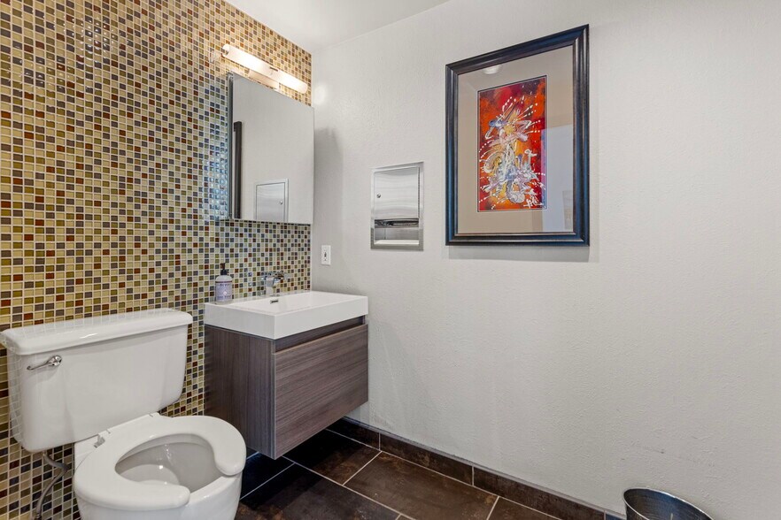 More Photos Of 2336 Pearl St, Boulder Office For Sale