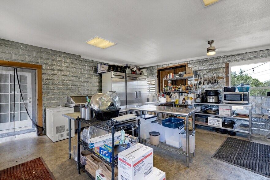 More Photos Of 7250 Fm 306, New Braunfels Freestanding For Sale