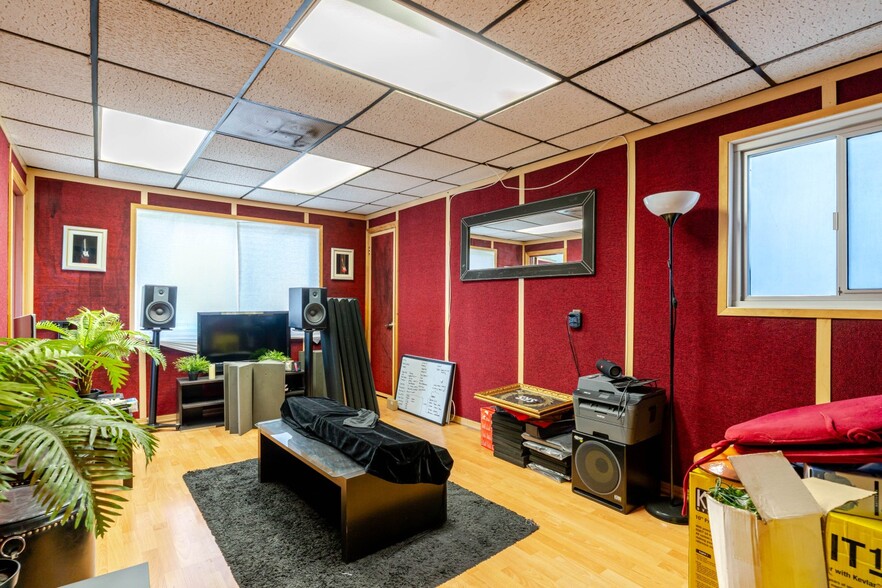 More Photos Of 1519-1521 W Glenoaks Blvd, Glendale Storefront Retail Residential For Lease