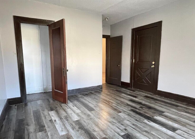 More Photos Of 919 W 3rd St, Peoria Apartments For Sale
