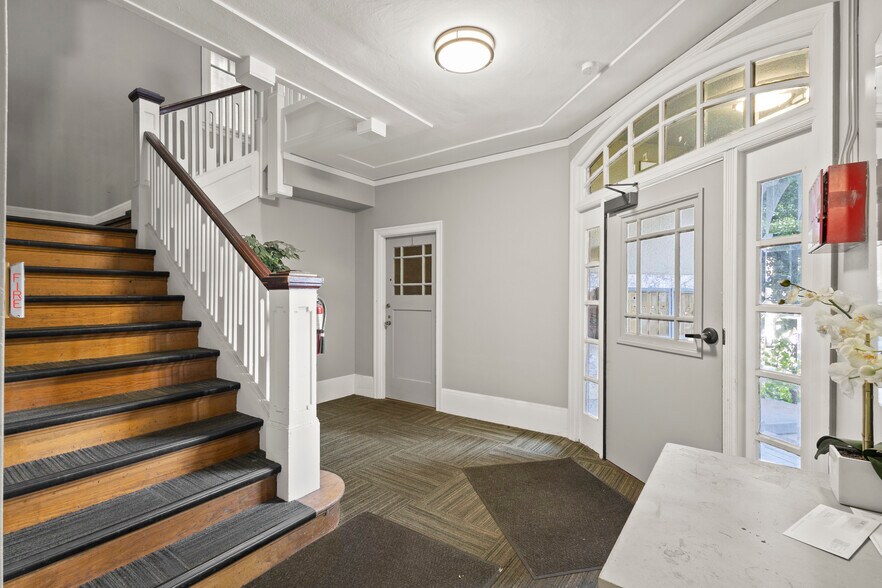 More Photos Of 2924 Claremont Ave, Berkeley Apartments For Sale