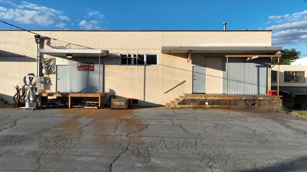 More Photos Of 405 N East St, Carlisle Distribution For Lease