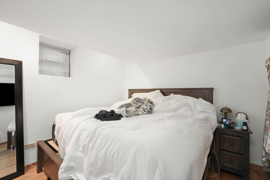 More Photos Of 3135 N Clifton Ave, Chicago Apartments For Sale