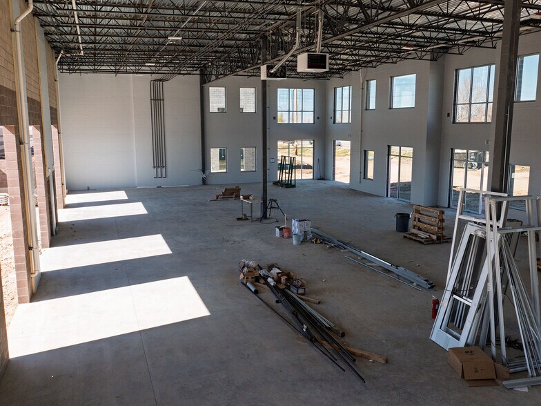More Photos Of 1088 West 350 South, Syracuse Light Distribution For Lease
