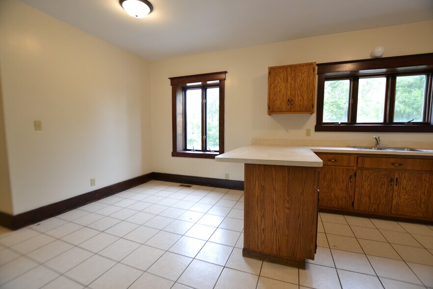 More Photos Of 701 Meeker Ave, Joliet Flex For Sale