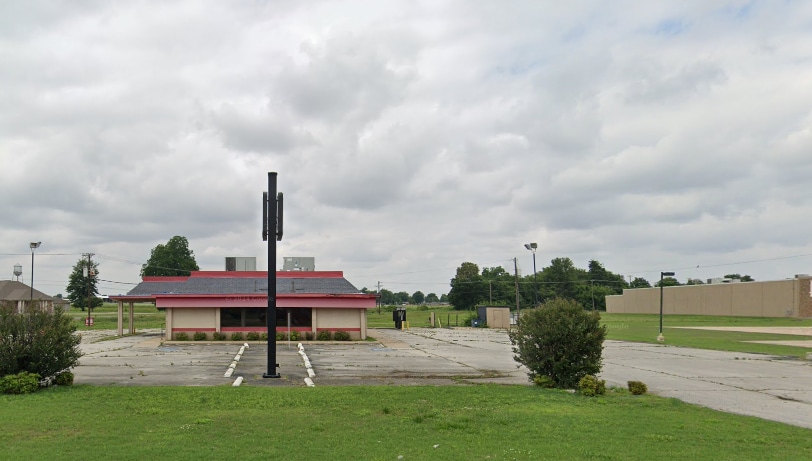 Primary Photo Of 1136 1st St, Kennett Fast Food For Sale