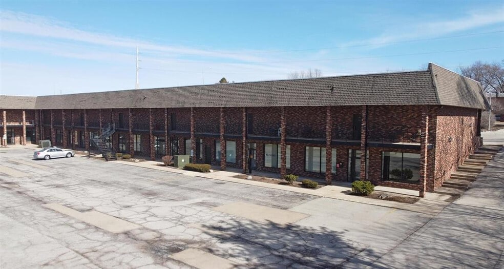 More Photos Of 7501 N University St, Peoria General Retail For Lease