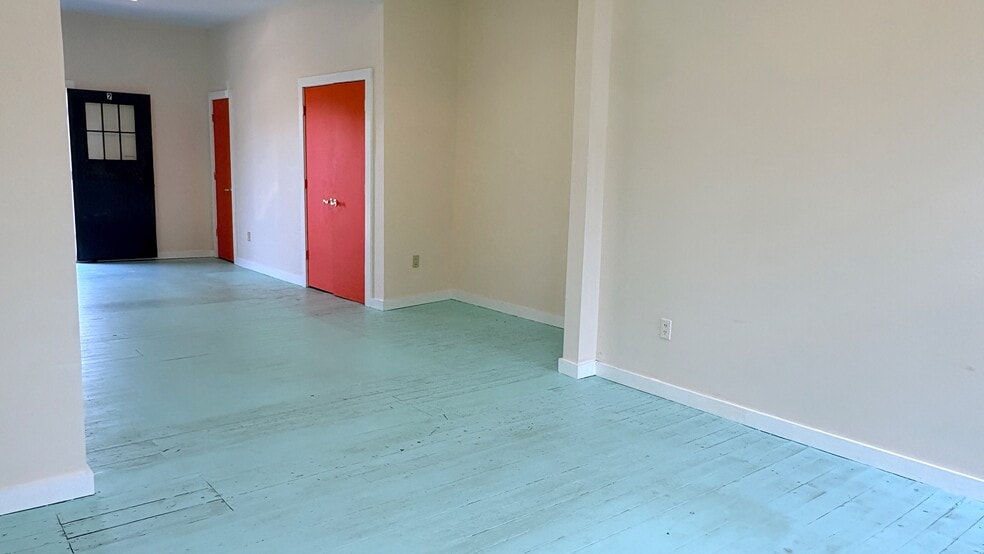 More Photos Of 84 Green St, Hudson Office For Lease