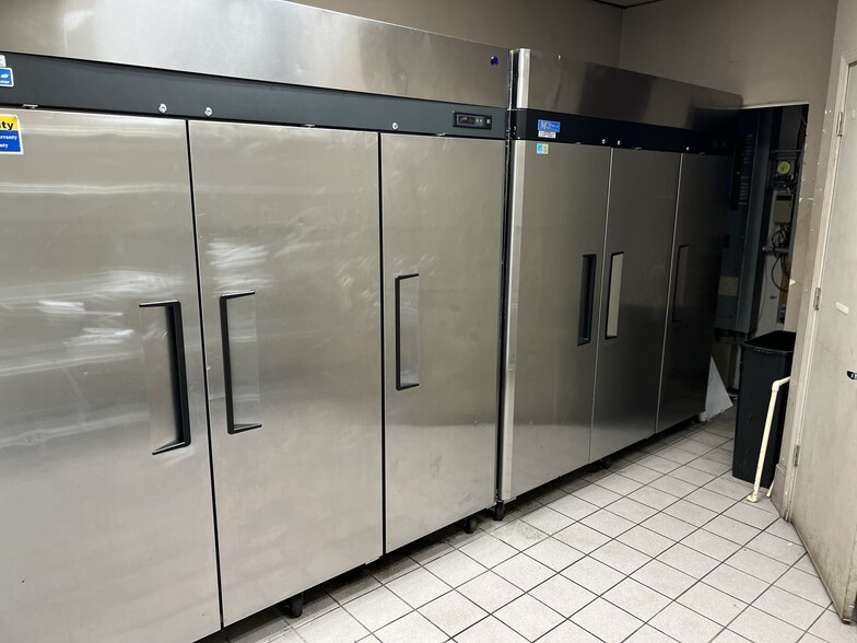 More Photos Of 340 Greenlawn Ave, Columbus Restaurant For Sale