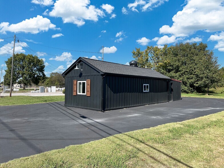 More Photos Of 1450 Old Belfast Rd, Lewisburg General Retail For Sale