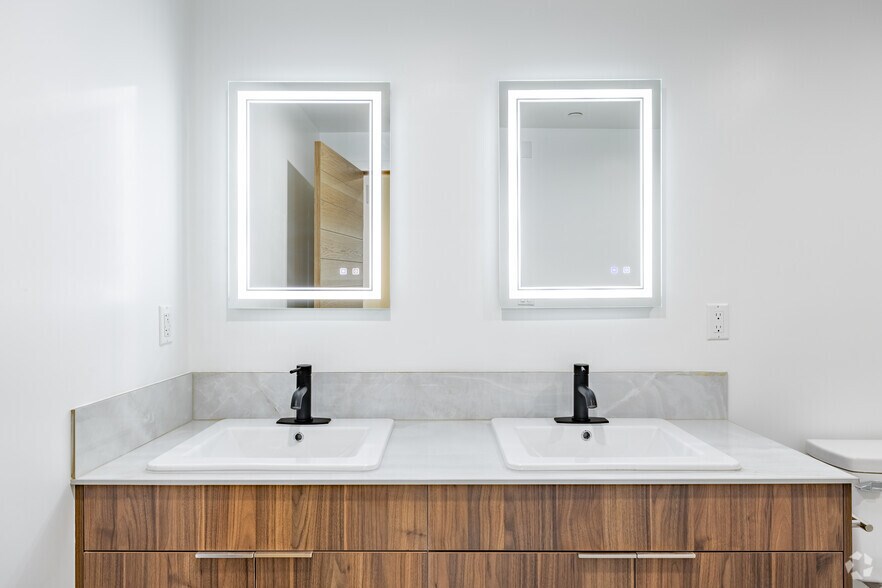 More Photos Of 1525 N Hobart Blvd, Los Angeles Apartments For Sale