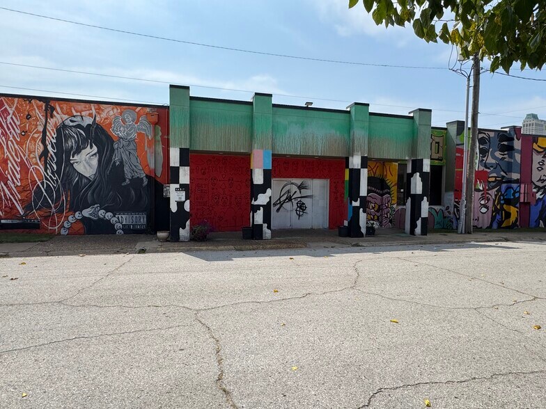 More Photos Of 800-816 E 1st St, Tulsa Flex For Lease