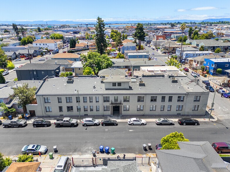 More Photos Of 4609 Bond St, Oakland Apartments For Sale