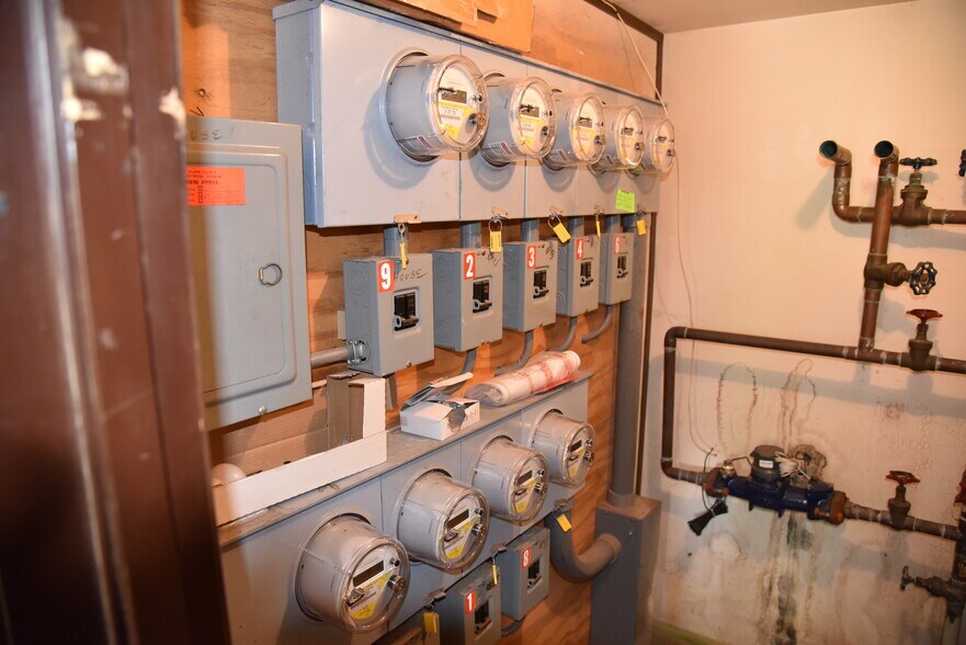 More Photos Of 230-260 Corning St, Farwell Apartments For Sale